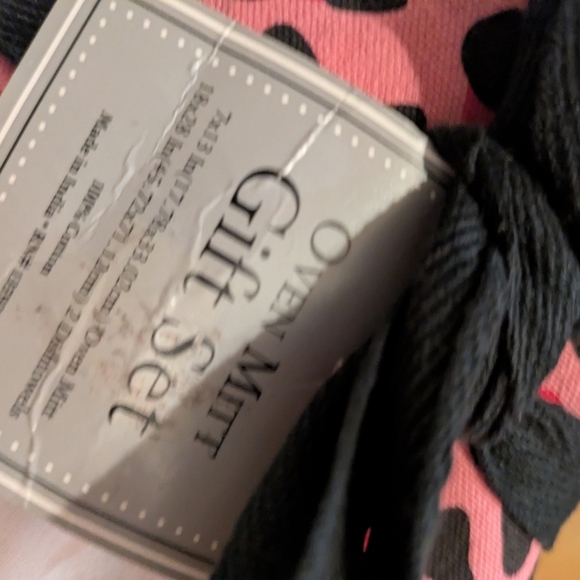 Pink Leopard Print Kitchen Oven Mitt Set - Picture 4 of 7